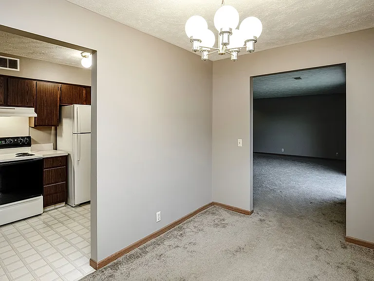 Gold Coast Apartments — Photo 24