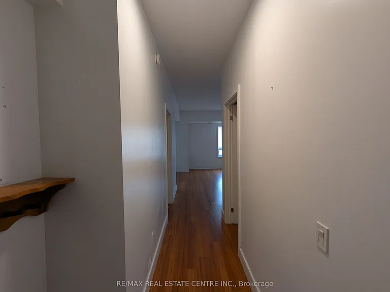 1 Wellington St #418 — Photo 8
