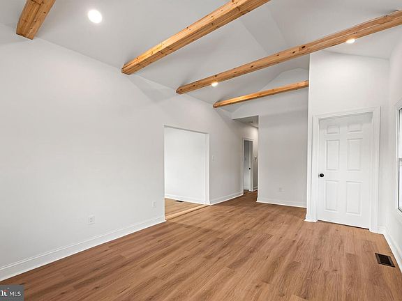 4th image of 329 Ridge Ave