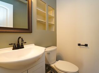 1470 Hampshire Dr, South Bend, IN 46614