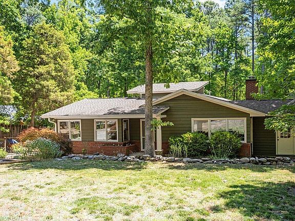2nd image of 123 Windsor Cir