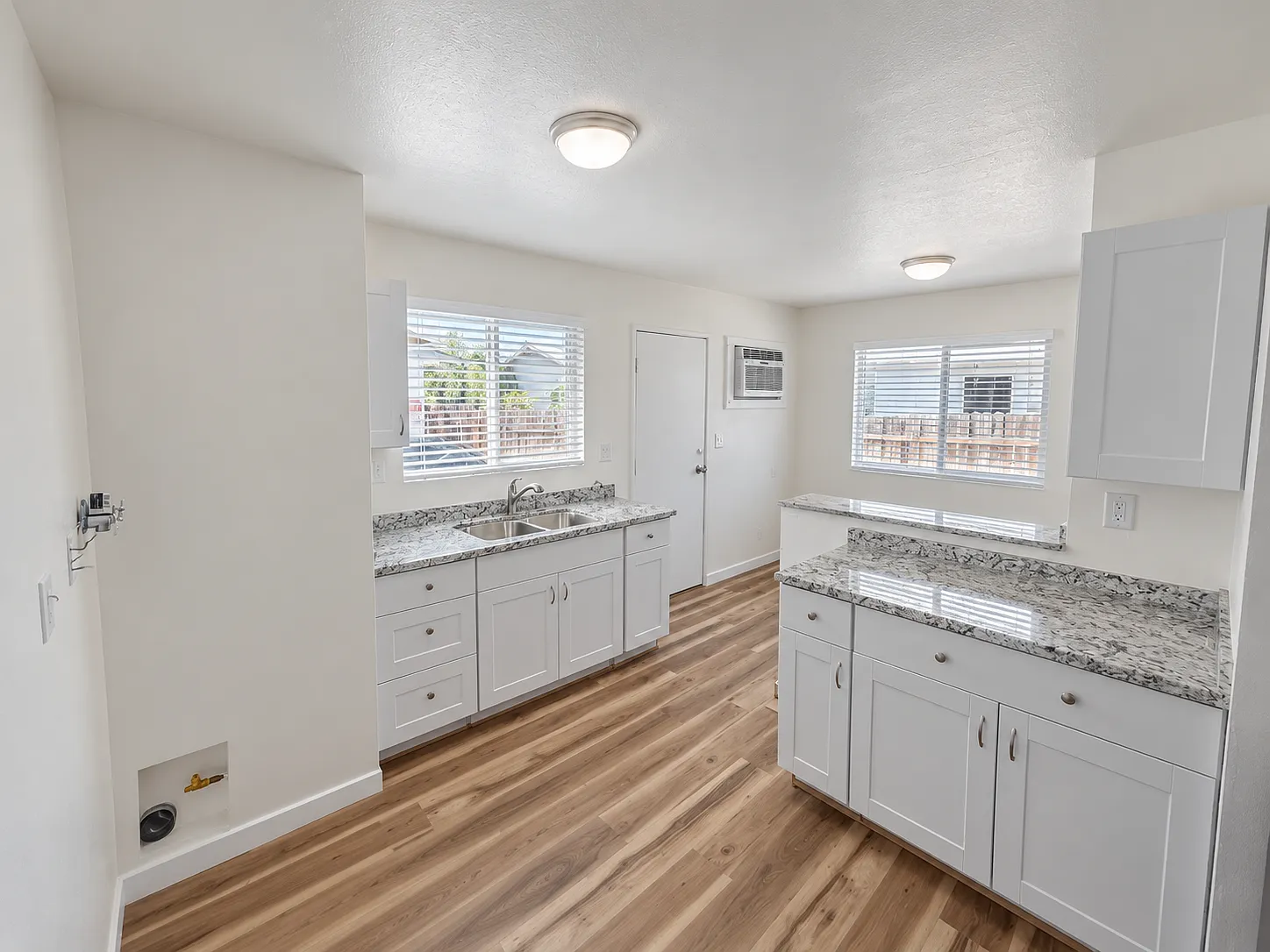 2 bed, 1200 sqft, $2,450 — Photo 3