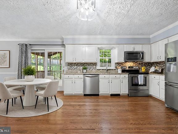 3rd image of 6396 Devonshire Ln