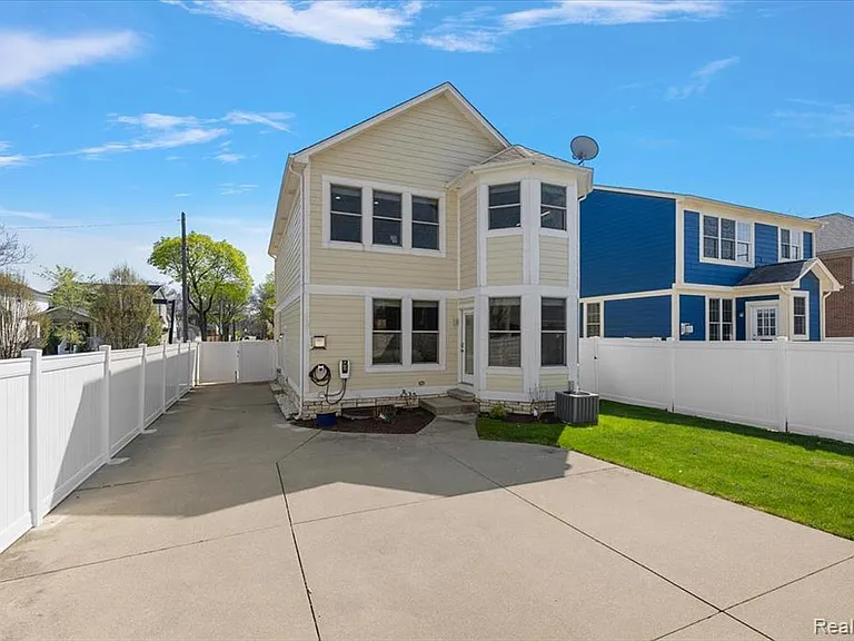 1109 Bennaville Ave — Photo 41