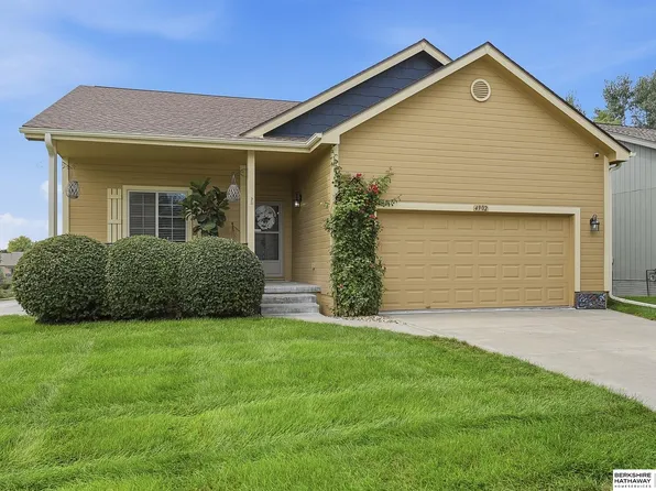4902 N 165th St, Omaha, NE 68116