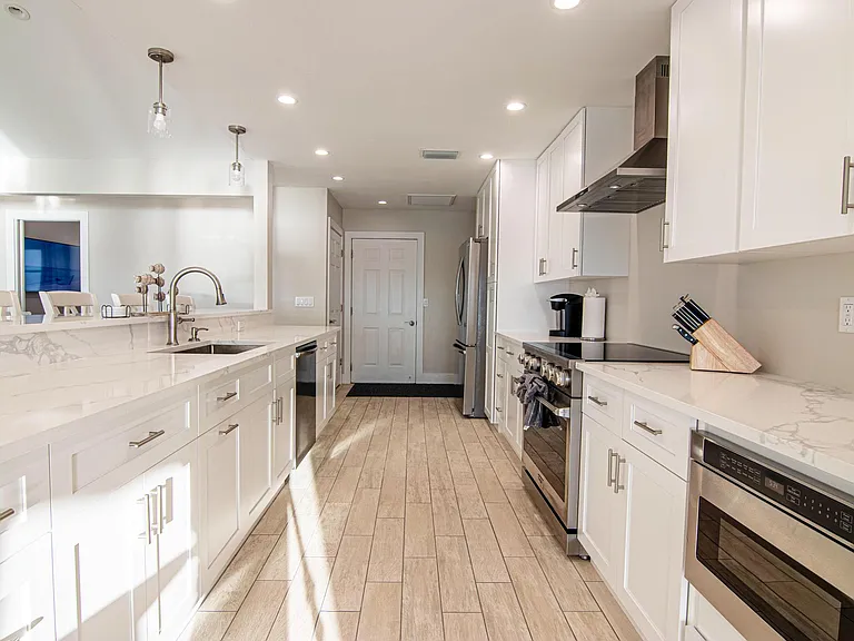 830 SW Santa Barbara Pl — Photo 13