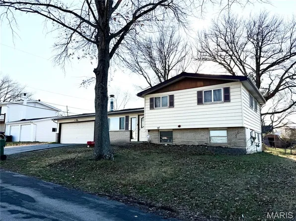 2837 Harmony Ridge Dr, Arnold, MO 63010