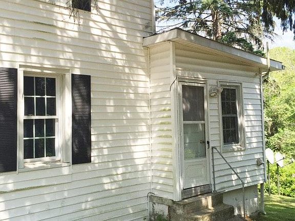 Access to Washer/Dryer