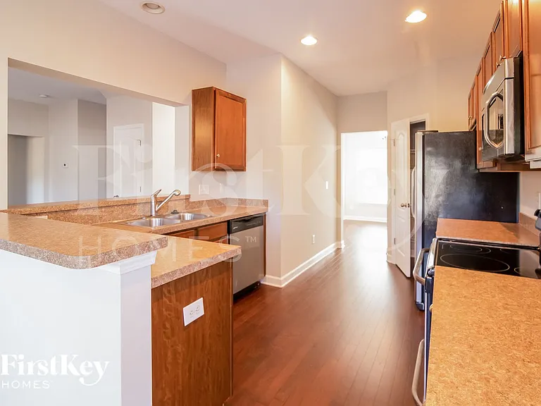 254 Killarney Trl — Photo 8