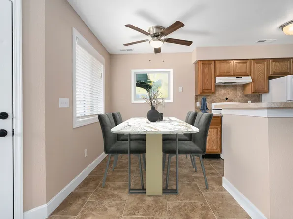 1312 Crosswinds Ct APT 3, Lawrence, KS 66046
