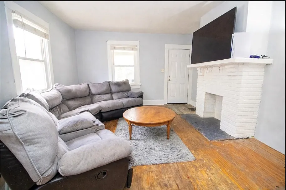 2 bed, 1016 sqft, $1,200 — Photo 4