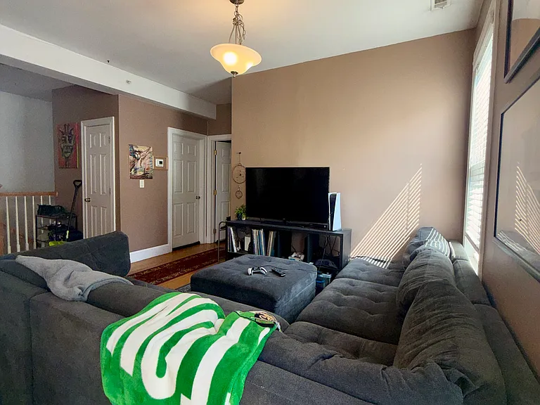 25 Aldrich St — Photo 4