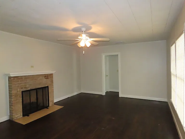1306 S Glenwood Blvd — Photo 3