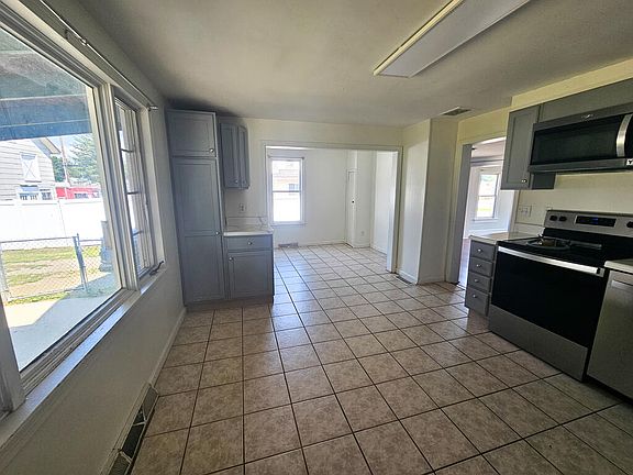 5th image of 427 N Keystone Ave
