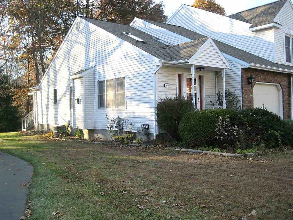 1st image of 45 Westbury Ct