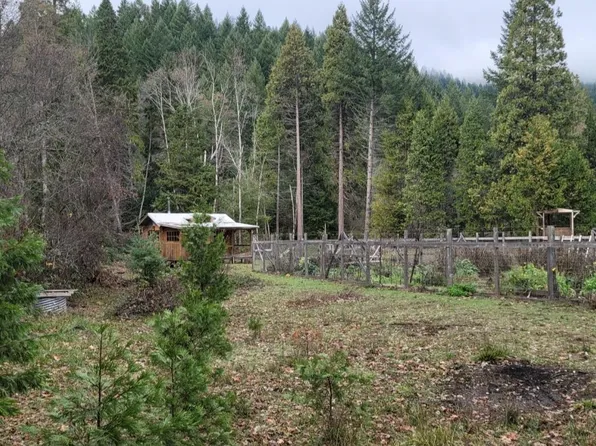 8565 Deer Creek Rd, Selma, OR 97538