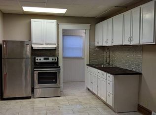 403 Hill St APT 1, East Dundee, IL 60118