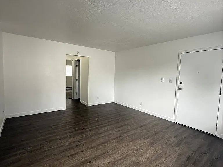 630 Franklin Ave — Photo 3