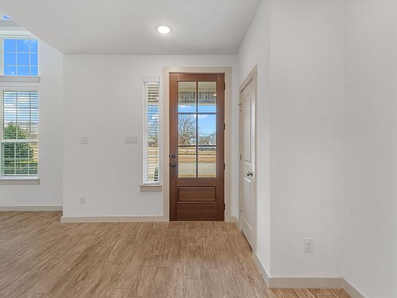 5th image of 4870 Woodruff Way