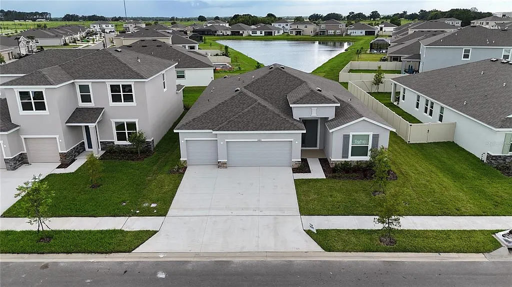 4 bed, 3.0 bath, 2537 sqft, $3,100 — Photo 2