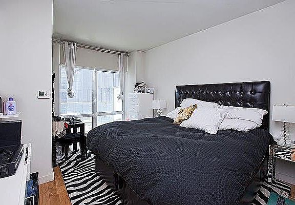 5th image of 555 W 59th St APT 20E