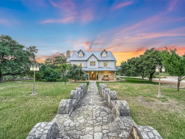1174 Royal Eagle Dr, Fischer, TX 78623