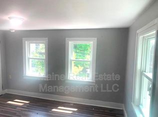 8 Willow St #3, Bangor, ME 04401