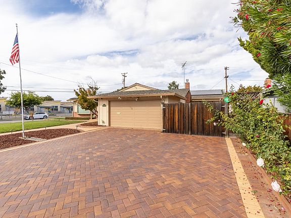 3rd image of 1237 Carrie Lee Way