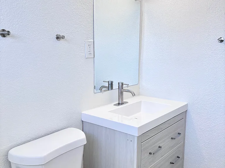 402 N 10th St #13 — Photo 18