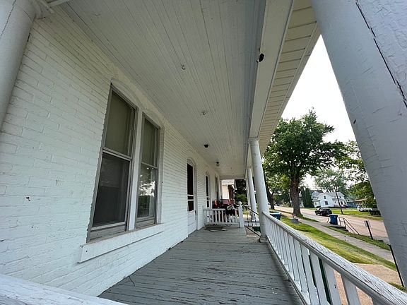 2nd image of 512-514 Chicago Ave