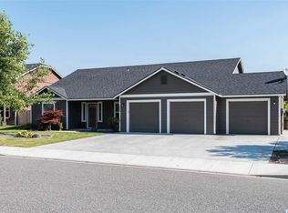 5230 Pinehurst St, West Richland, WA 99353