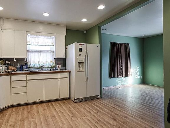 4th image of 714 Meadow Ln