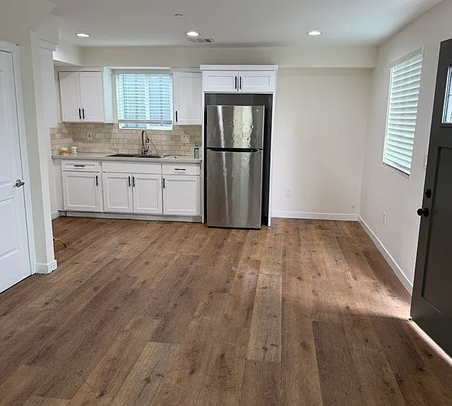 5867 Towne Ave — Photo 3