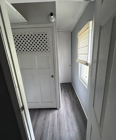 1464 Colony Rd — Photo 5