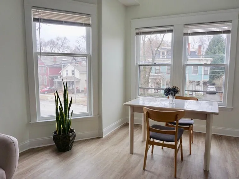 1817 W 44th St #2 — Photo 5