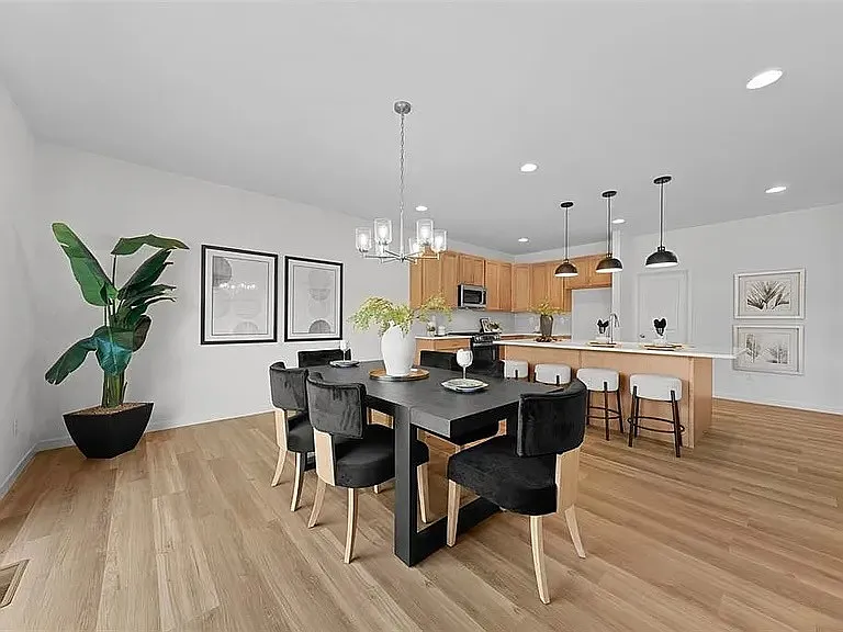 109 Sommerset Ct — Photo 32