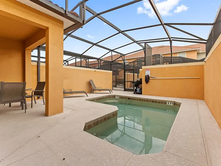 Majesty Palm Rd — Photo 15