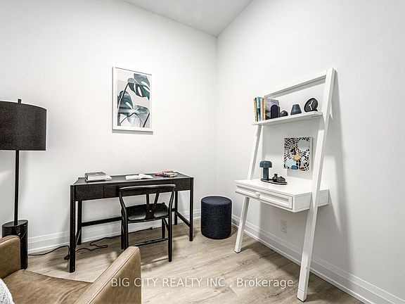 3rd image of 36 Brentcliffe Rd #205