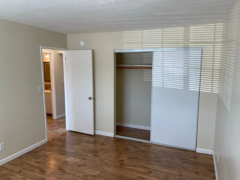 4700 Dexter Dr — Photo 14