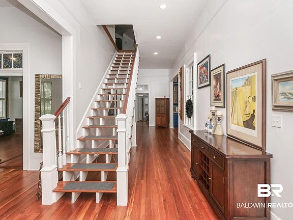 3rd image of 202 Roper St