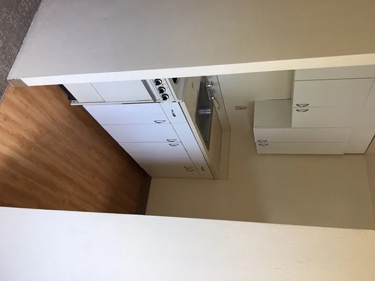Eugene Manor Apartments — Photo 16