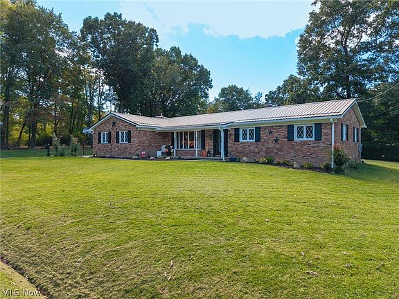 3rd image of 130 E Wellock Dr