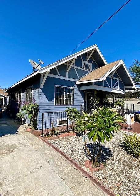 Front duplex building