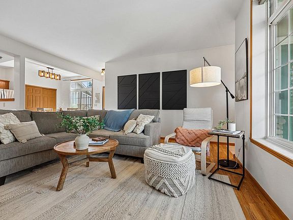 5th image of 1038 River Place BOULEVARD #7