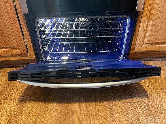 Bottom oven