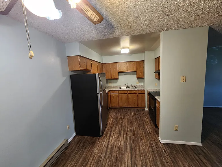 700 Park Ave — Photo 19