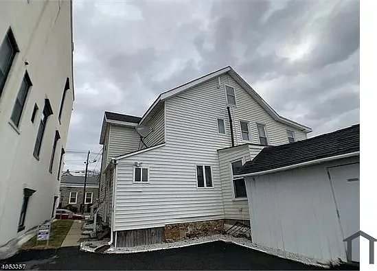 35 Belvidere Ave — Photo 13