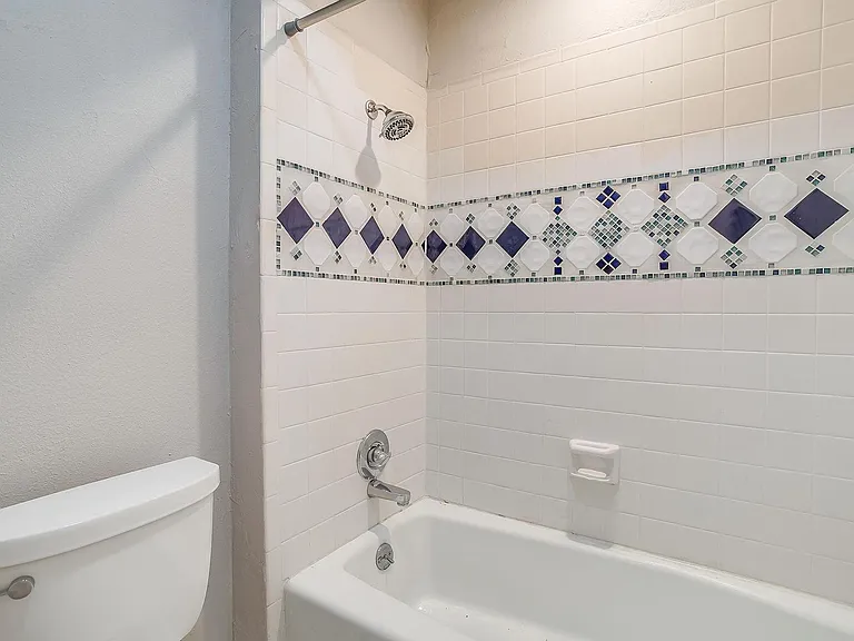 5947 Chimney Wood Cir — Photo 40