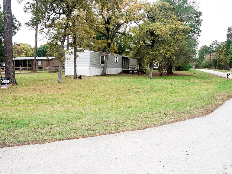 23602 Saxon Way — Photo 3
