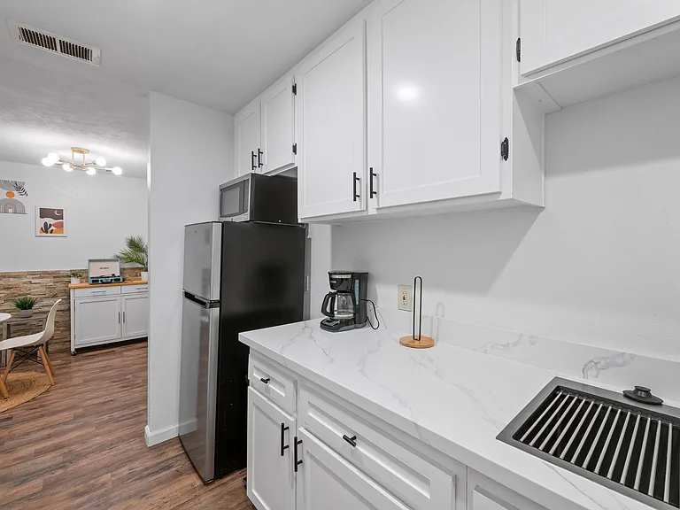 510 N Villa Ct #100 — Photo 8
